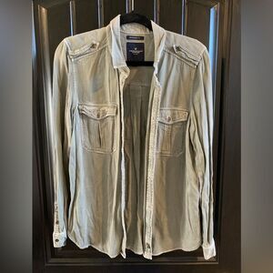 American Eagle Outfitters Boyfriend Fit Button Down - Medium